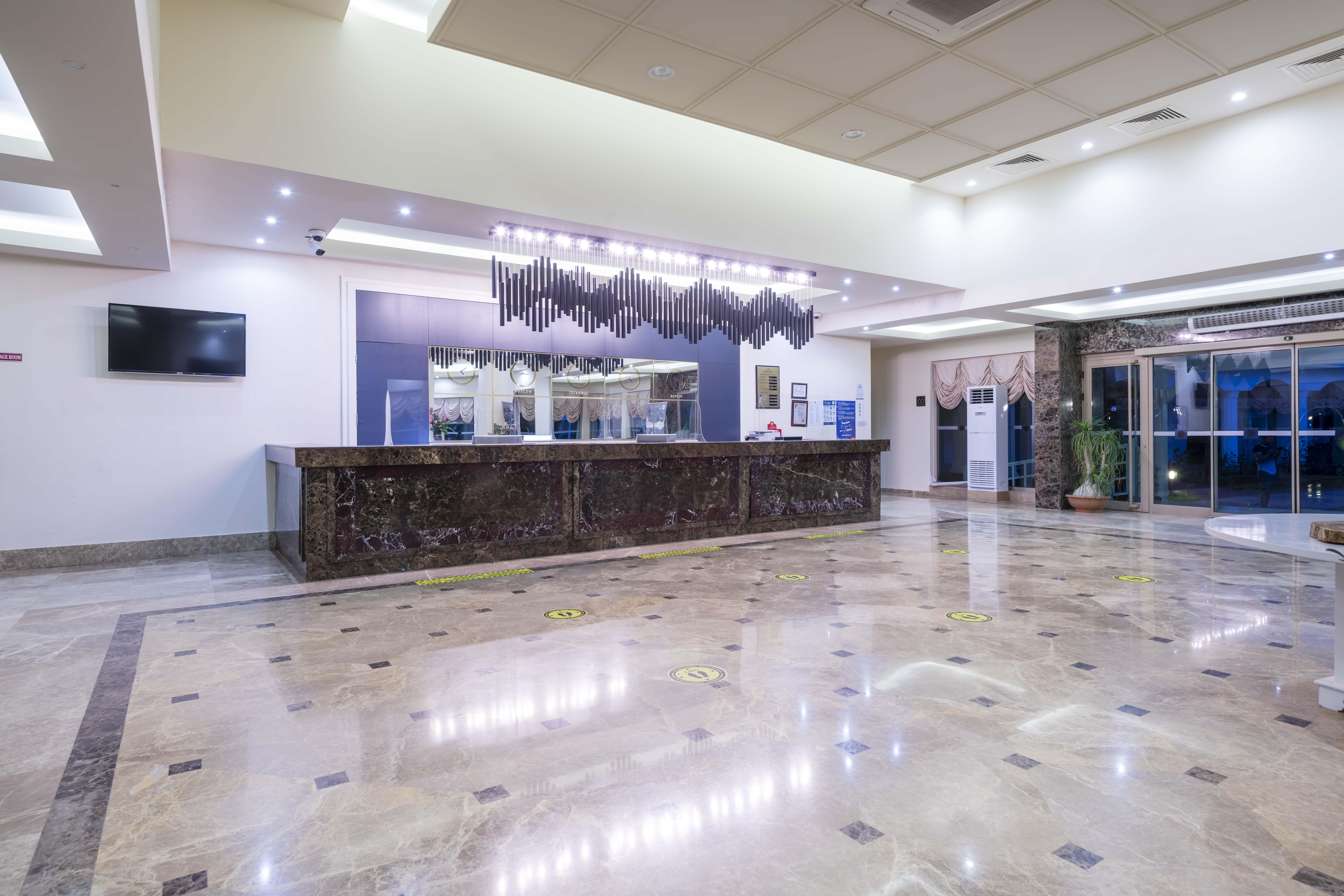 Euphoria Palm Beach Resort Кизилагач Экстерьер фото
