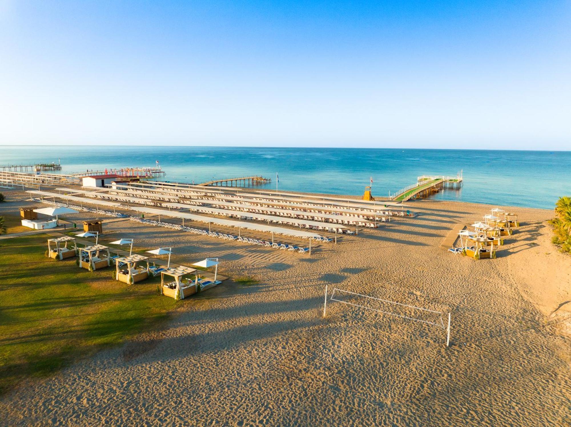 Euphoria Palm Beach Resort Кизилагач Экстерьер фото