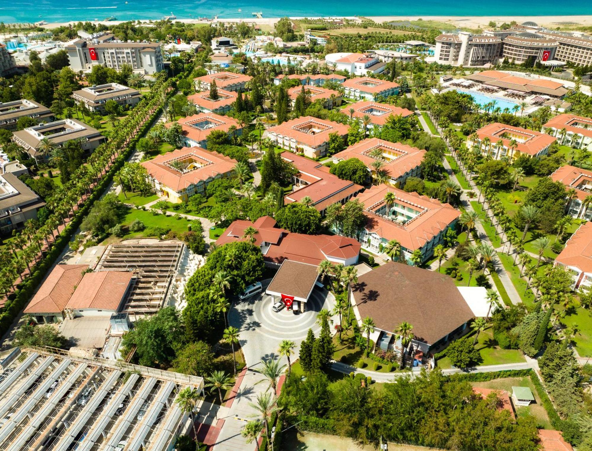 Euphoria Palm Beach Resort Кизилагач Экстерьер фото